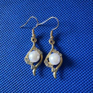 🌙 Pearl Luxe Oorbellen – Goudkleurig ✨